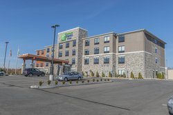  - Holiday Inn Express & Suites Clarion - I-80, Exit 62