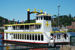  - Holiday Inn Dubuque