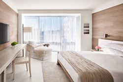  - Miami Beach EDITION Hotel