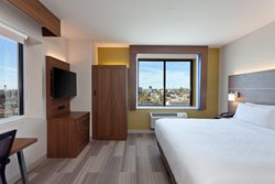  - Holiday Inn Express LAX Airport Los Angeles