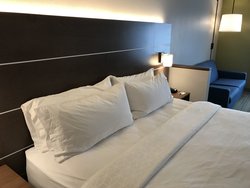  - Holiday Inn Express & Suites Hannibal