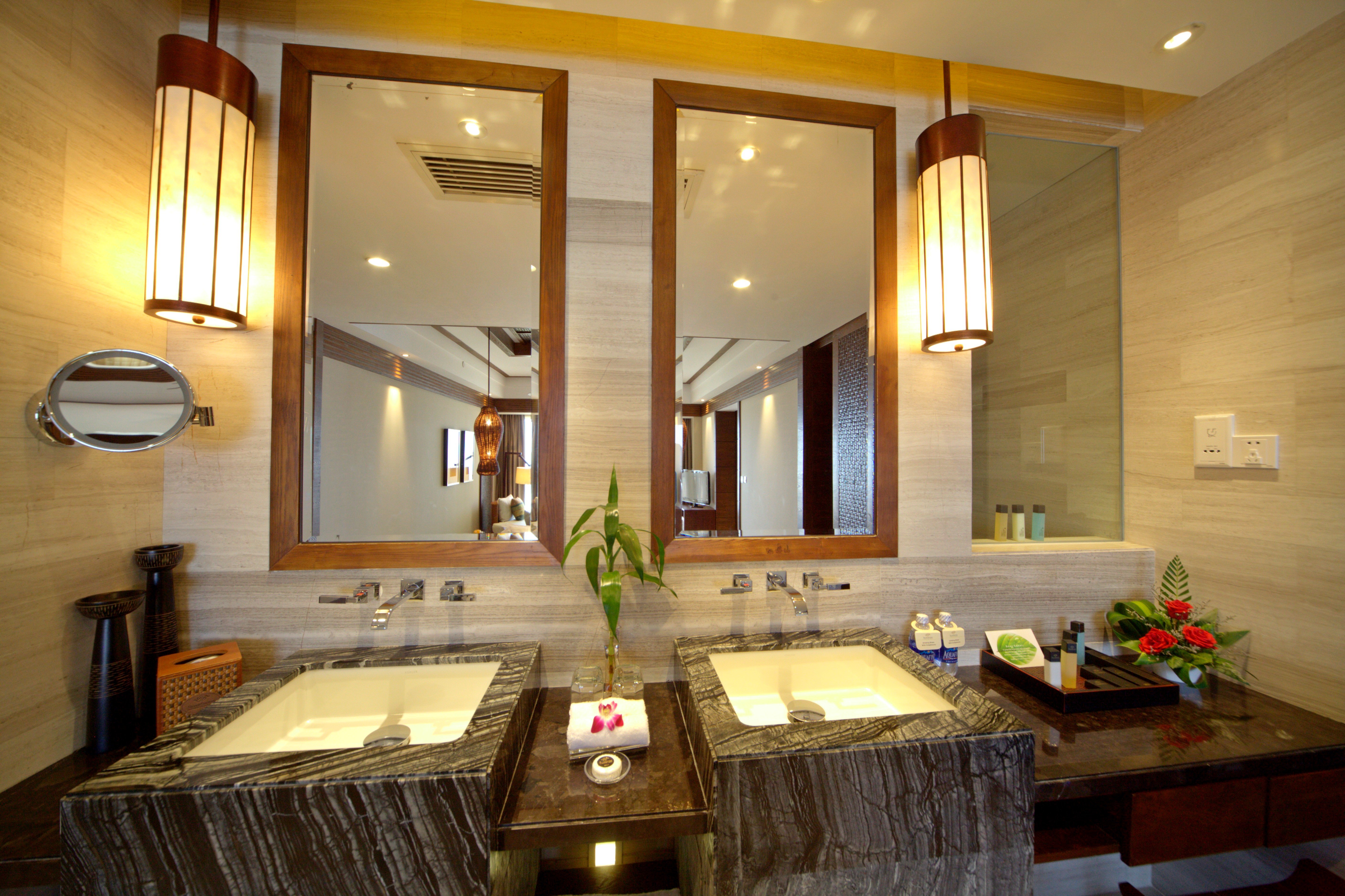 CROWNE PLAZA DANANG BY IHG-guestroom-Bathroom Amenities.jpg