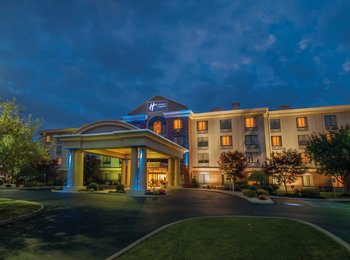 Holiday Inn Express & Suites Buffalo-Airport