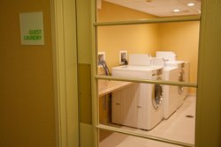  - Holiday Inn & Suites Elgin - I-90, Exit 54