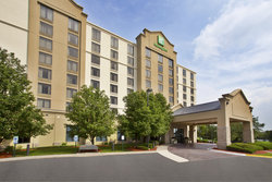  - Holiday Inn & Suites Elgin - I-90, Exit 54