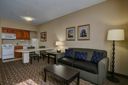  - Holiday Inn & Suites Airport Milwaukee - I-41 & I-94, Exit 316