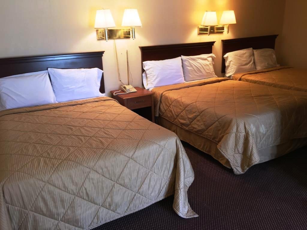 RED CARPET INN-guestroom-RPAGEDoubles.jpg