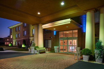 Holiday Inn Express & Suites Anniston/Oxford