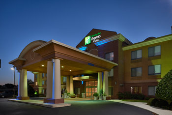 Holiday Inn Express & Suites Anniston/Oxford