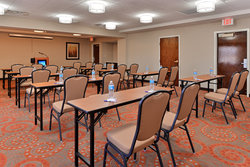  - Holiday Inn Express & Suites Airport Indianapolis - I-74 & I-465, Exit 13
