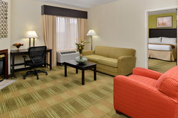  - Holiday Inn Express & Suites Airport Indianapolis - I-74 & I-465, Exit 13