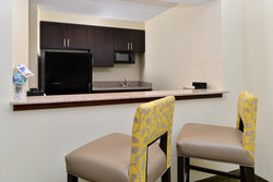  - Holiday Inn Express & Suites Airport Indianapolis - I-74 & I-465, Exit 13