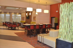  - Holiday Inn Express & Suites Airport Indianapolis - I-74 & I-465, Exit 13