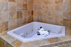  - Holiday Inn Express & Suites Airport Indianapolis - I-74 & I-465, Exit 13