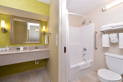  - Holiday Inn Express & Suites Airport Indianapolis - I-74 & I-465, Exit 13