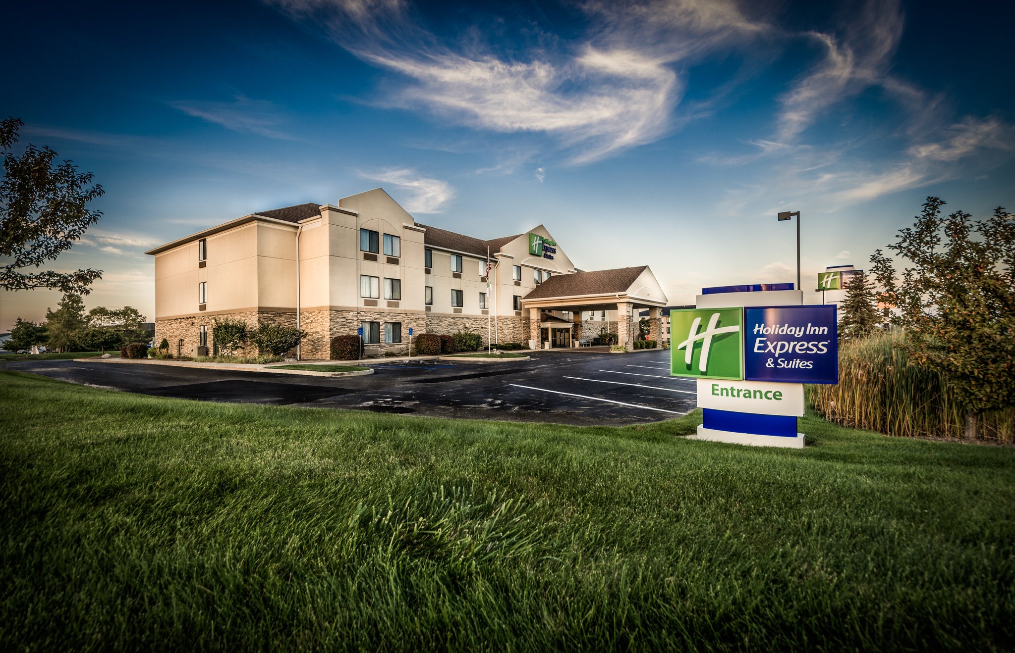 Holiday Inn Express & Suites SOUTH HAVEN