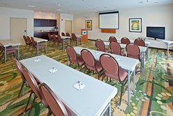  - Holiday Inn Express & Suites Shelbyville - I-74, Exit 113
