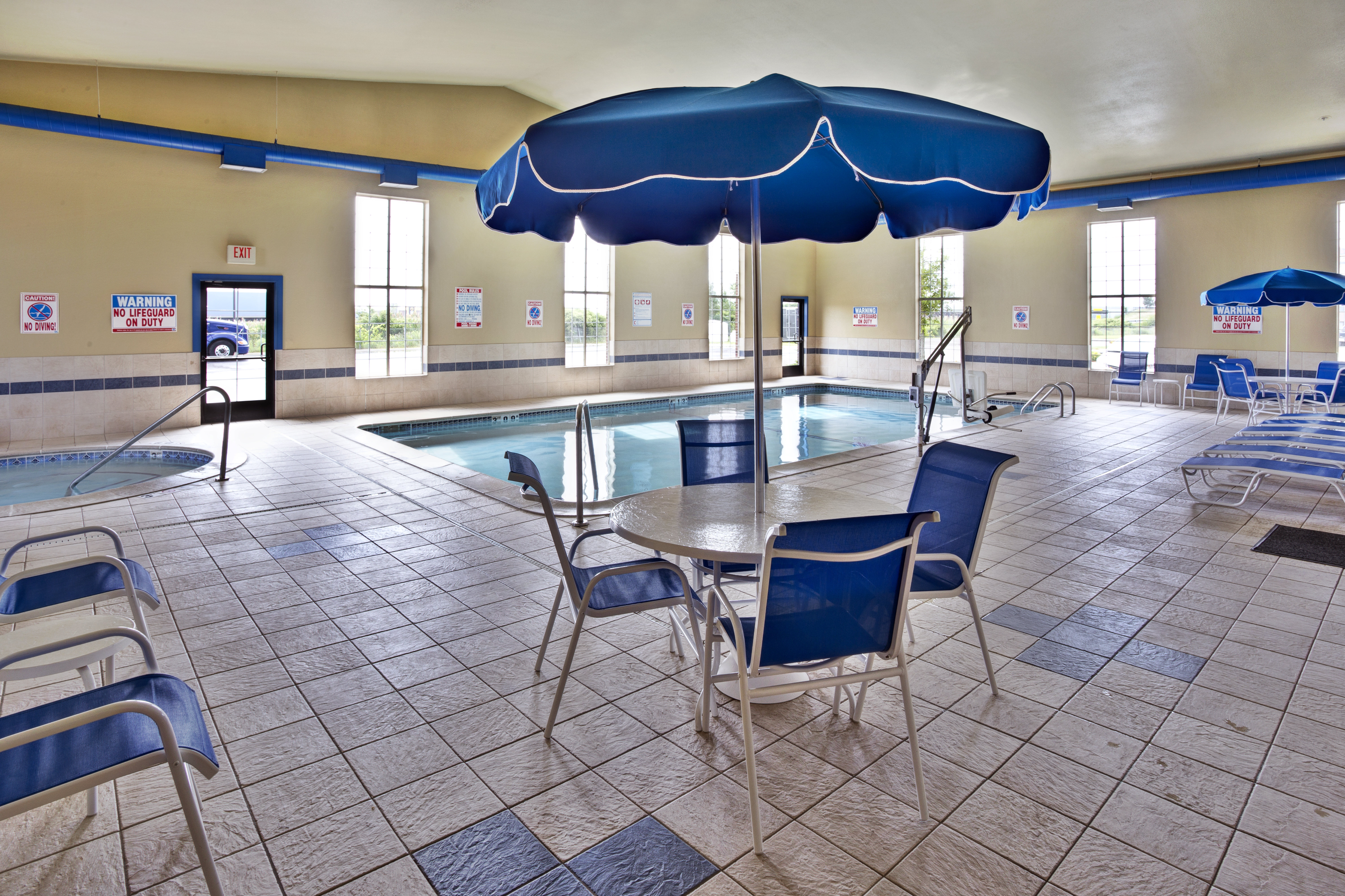 Holiday Inn Express Woodhaven Indoor Pool and Hot Tub