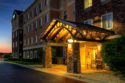  - Staybridge Suites Rockford - I-39 & I-90, Exit 15