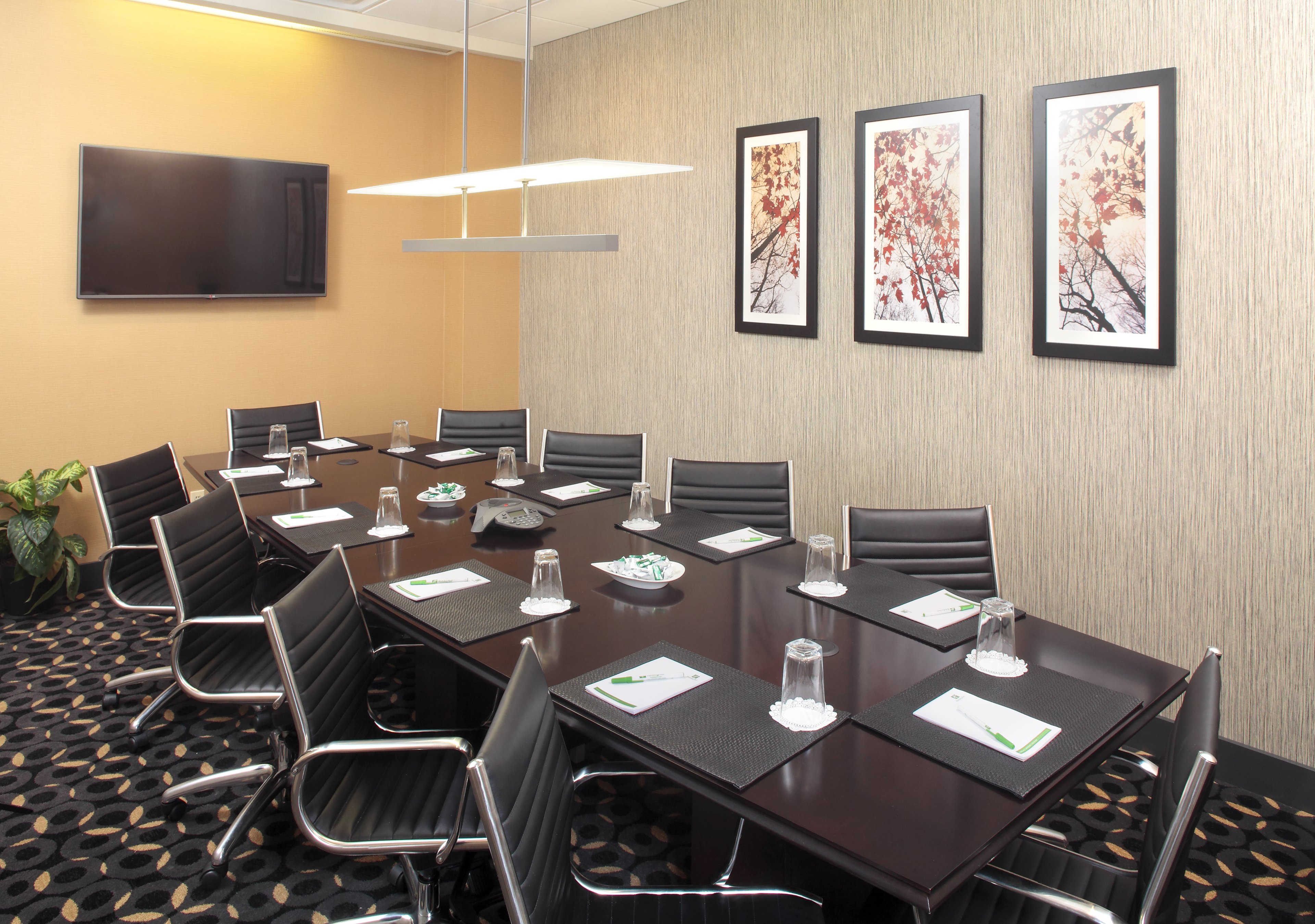 7 Meeting rooms and over 4000 sq ft of meeting space