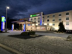  - Holiday Inn Express & Suites North Allentown