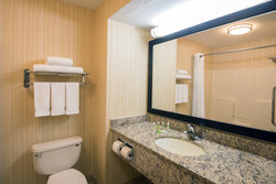  - Holiday Inn Express & Suites Wauseon - I-80 & I-90, Exit 34