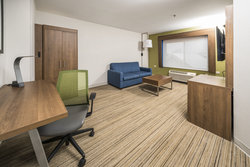  - Holiday Inn Express Vernon Hills