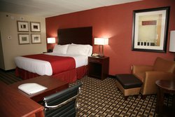  - Holiday Inn North New London - I-95, Exits 83 & 84S