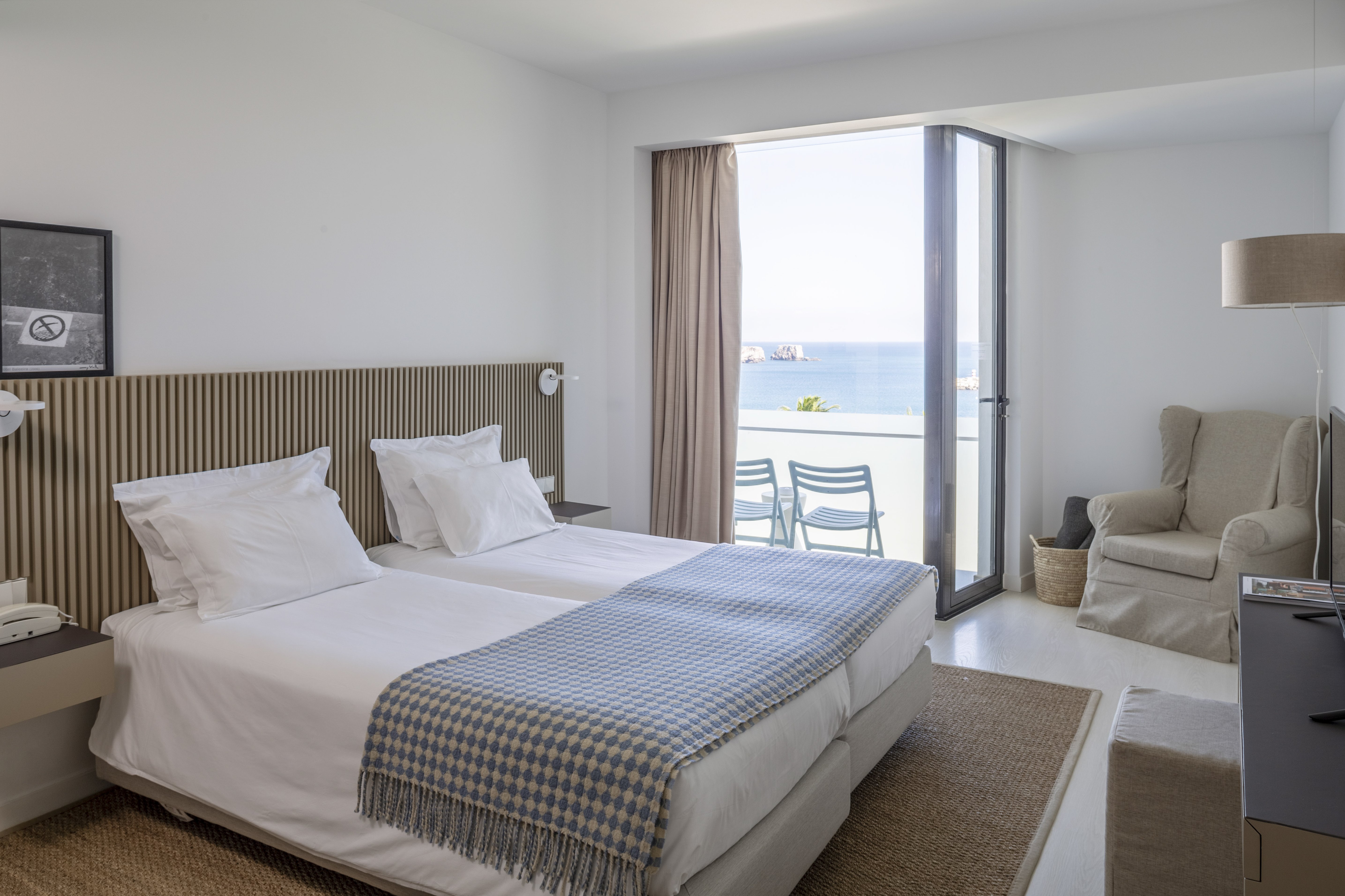 Memmo Baleeira Hotel-guestroom-Memmo Bedroom Suite Sea Bay View.jpg