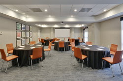  - Holiday Inn Express & Suites Las Colinas Irving