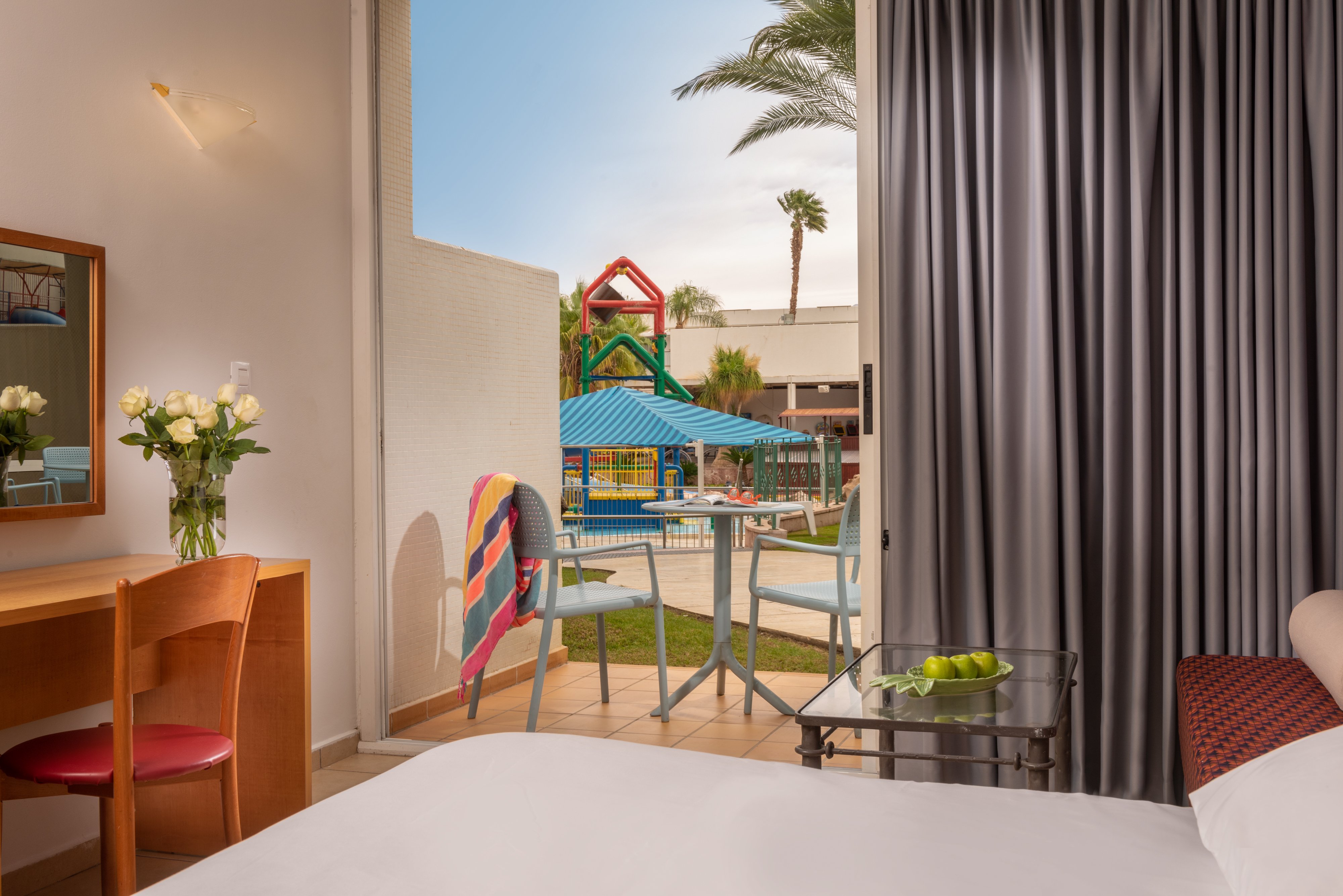 Leonardo Club Hotel Eilat-guestroom-LClub Garden Room Dpi.jpg