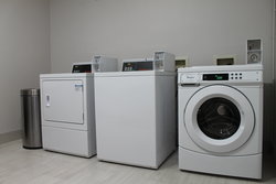  - Holiday Inn Express & Suites Tulare - CA 99, Exit 88