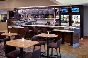 romulus marriott courtyard detroit airport hotel