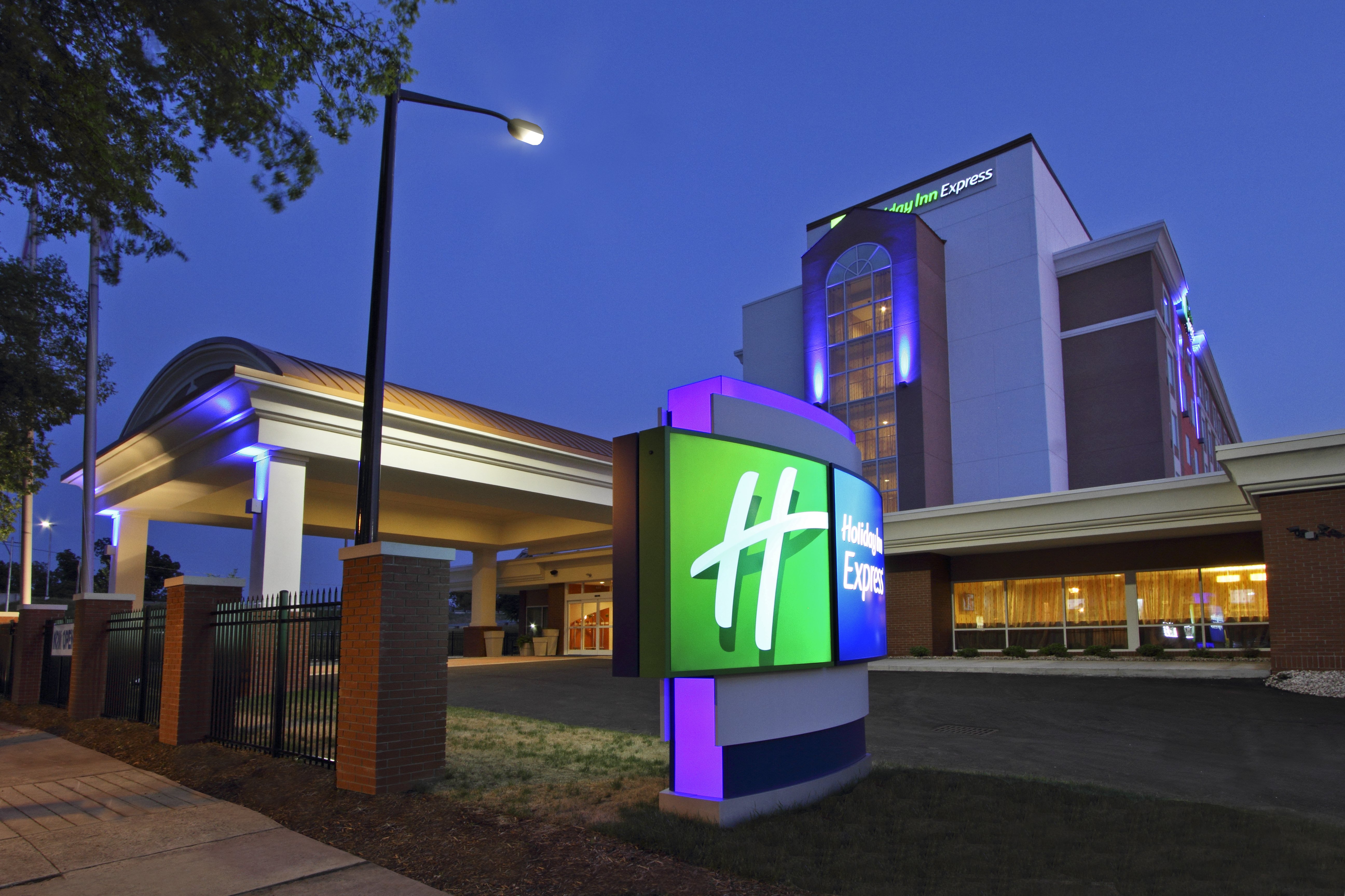 Holiday Inn Express & Suites Augusta