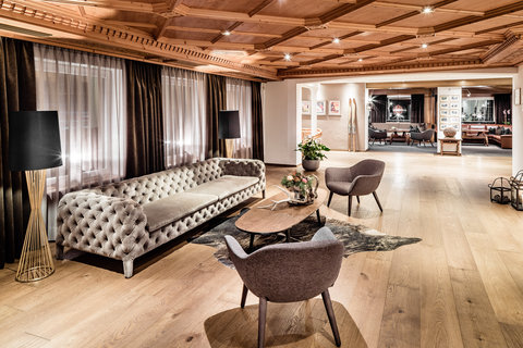 ALPENROYAL HOTEL - Photo 25