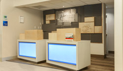  - Holiday Inn Express Airport West Las Vegas - I-15, Exit 36