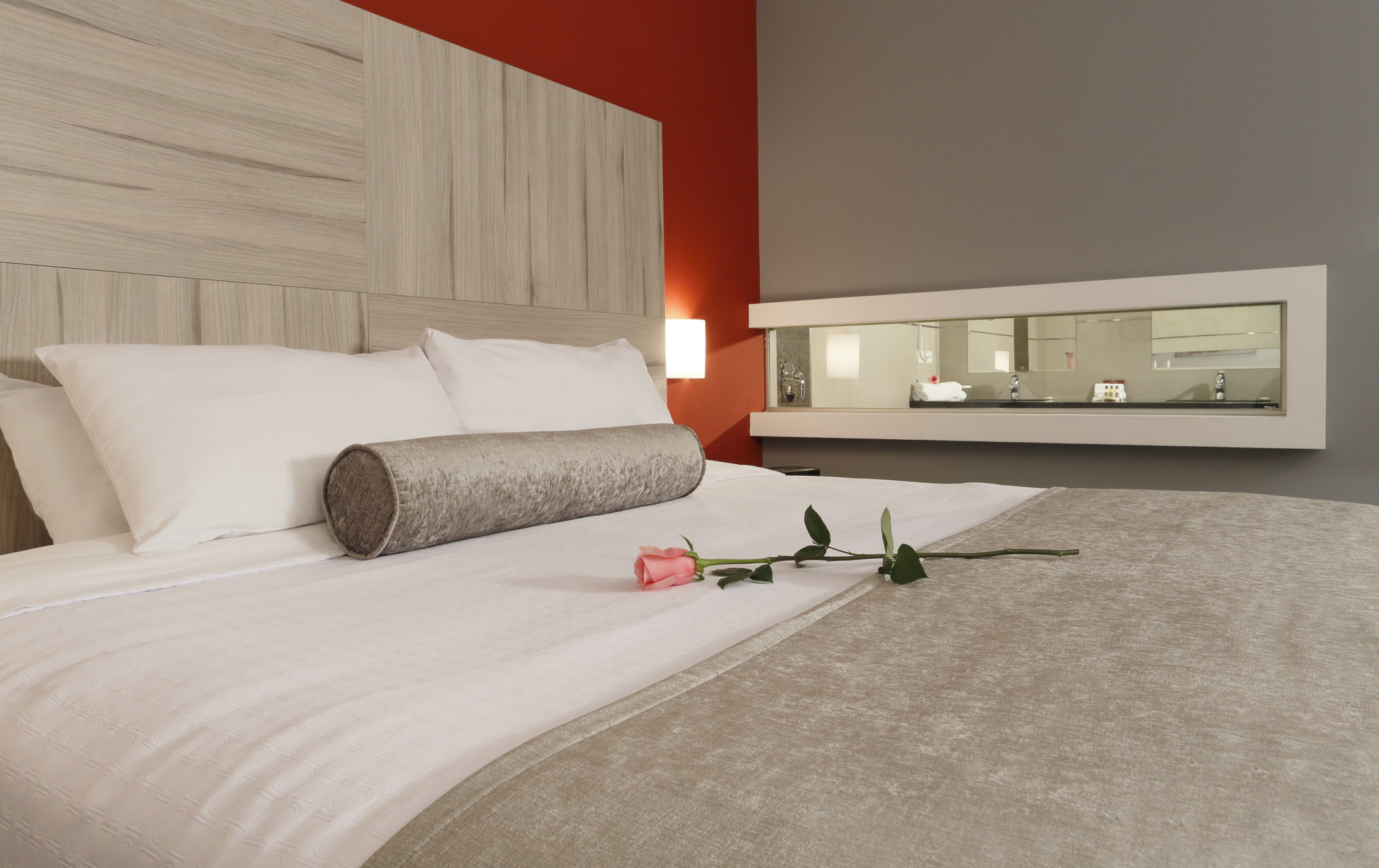 CROWNE PLAZA LIMA BY IHG-guestroom-Suite Feature.jpg