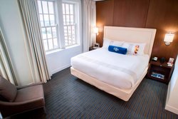  - Ellis Hotel on Peachtree Atlanta - I-75 & I-85, Exit 249B & 249C