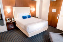  - Ellis Hotel on Peachtree Atlanta - I-75 & I-85, Exit 249B & 249C