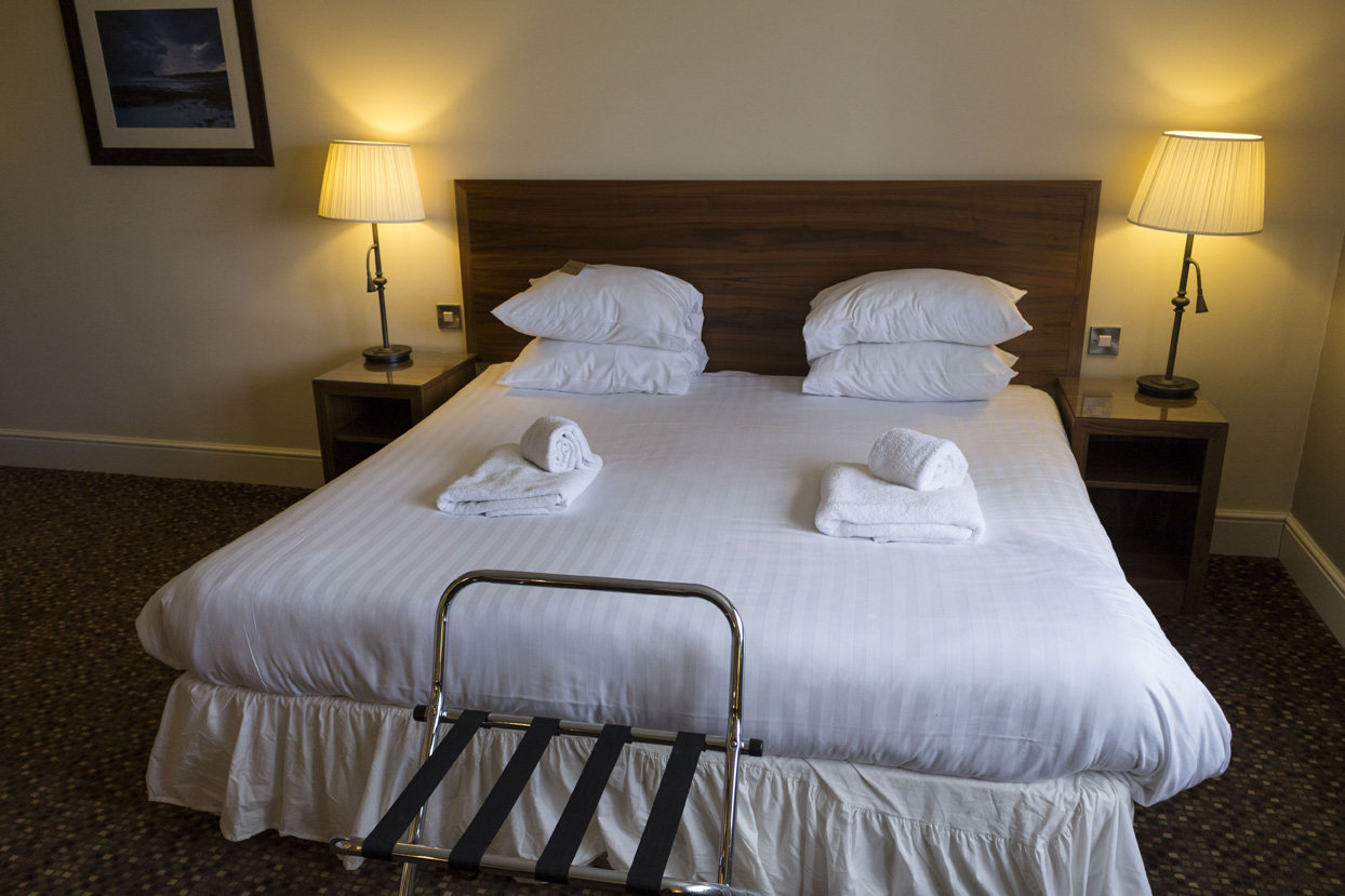HOGS HEAD INN-guestroom-Guestroom.jpg
