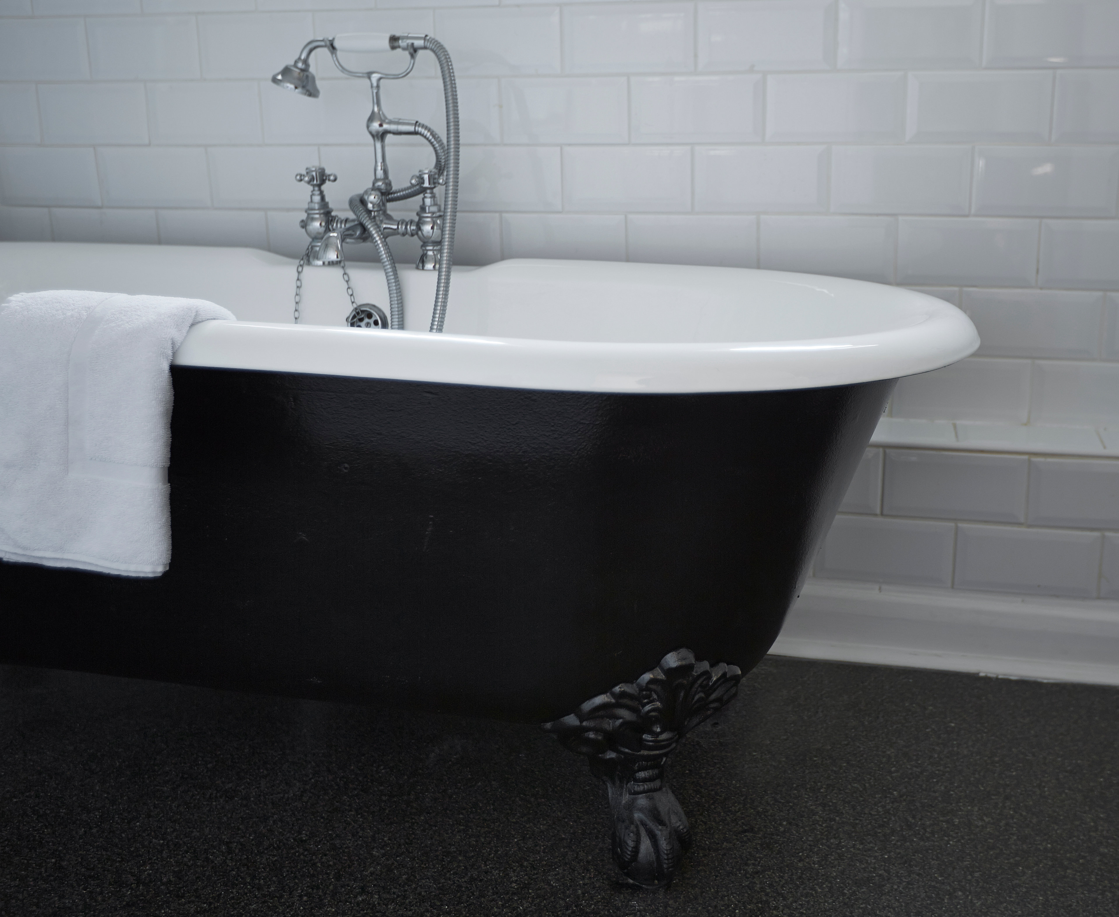 The Bell Hotel Woburn-guestroom-Superior Bathroom.jpg