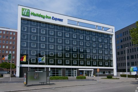The Holiday Inn Express Antwerp\'s Exterior at day time