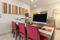  - Holiday Inn Express Metropolis - I-24, Exit 37