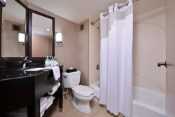  - Holiday Inn Express Burlington - I-40 & I-85, Exit 141