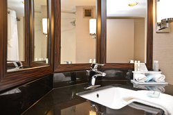  - Holiday Inn Express Burlington - I-40 & I-85, Exit 141