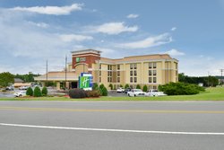  - Holiday Inn Express Burlington - I-40 & I-85, Exit 141