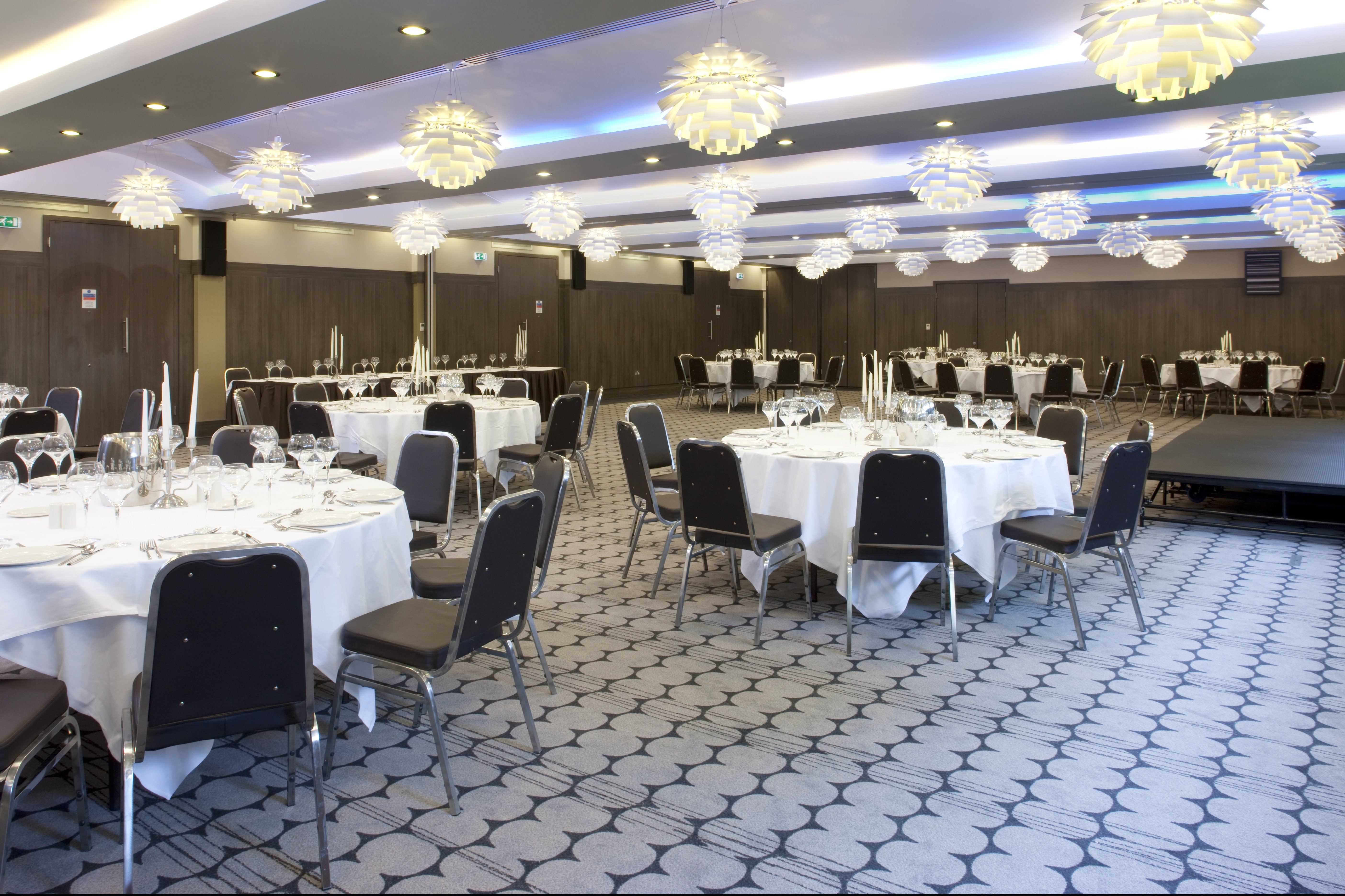 CROWNE PLAZA LONDON KINGSTON-guestroom-Kingston Suites.jpg