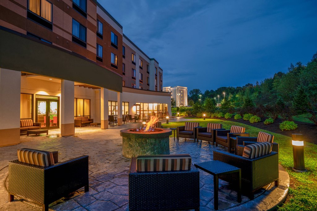 COURTYARD BY MARRIOTT® WILKES BARRE ARENA - Wilkes-Barre PA 879