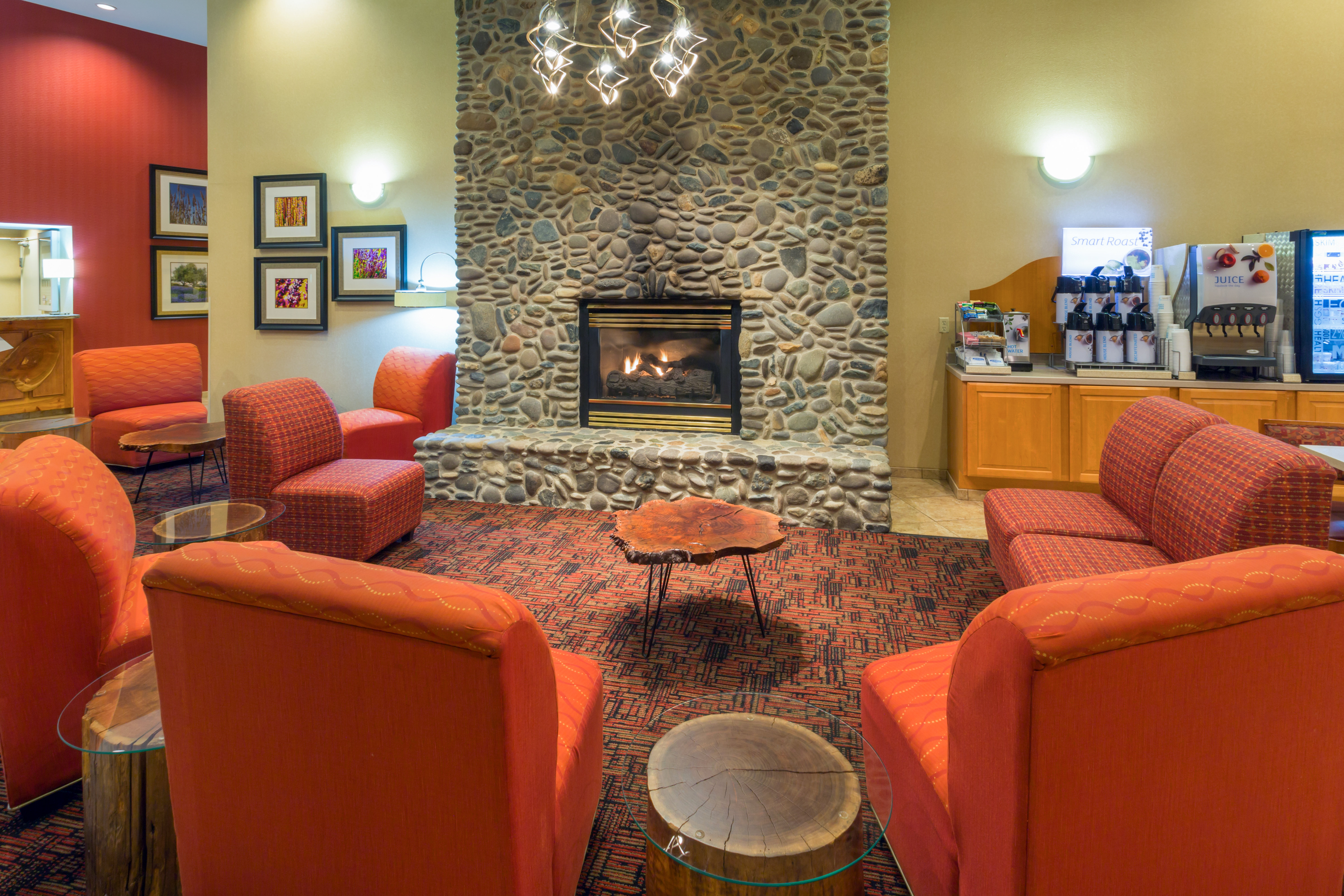 Lobby Lounge with Cozy Fireplace for Relaxing