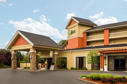  - Holiday Inn Express Roseburg - I-5, Exit 124